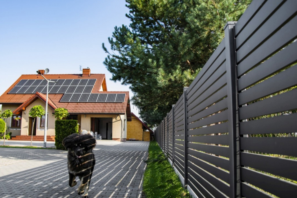 image of residential fence
